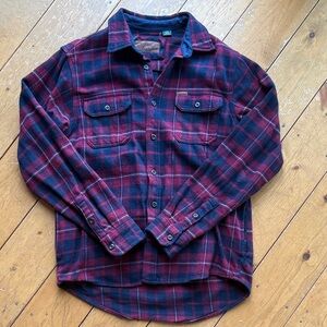 Orvis women’s Plaid Button Down Shirt - Burgundy and navy 💯 cotton.